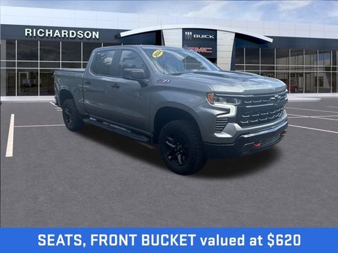 Used 2024 Chevrolet Silverado 1500 LT Trail Boss w/ Convenience Package II image 9