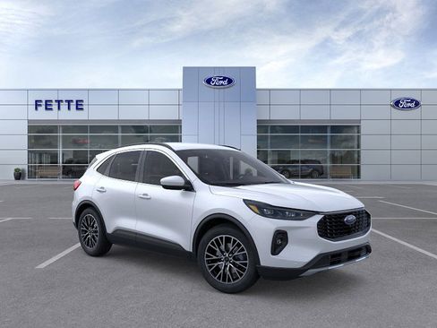 New 2025 Ford Escape SE w/ PHEV Premium Package FWD image 7
