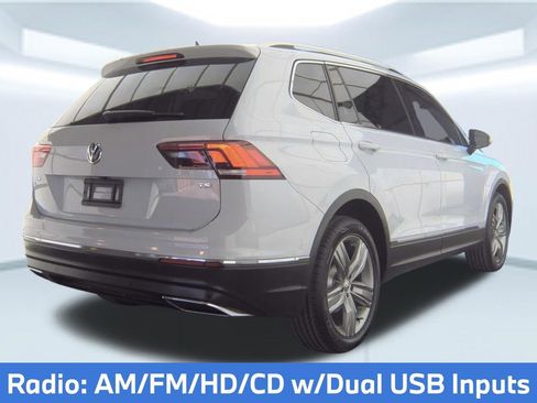 Used 2018 Volkswagen Tiguan SEL Premium image 2