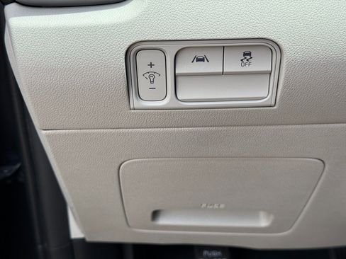 Used 2022 Kia Sorento S w/ Panoramic Sunroof Package FWD image 17
