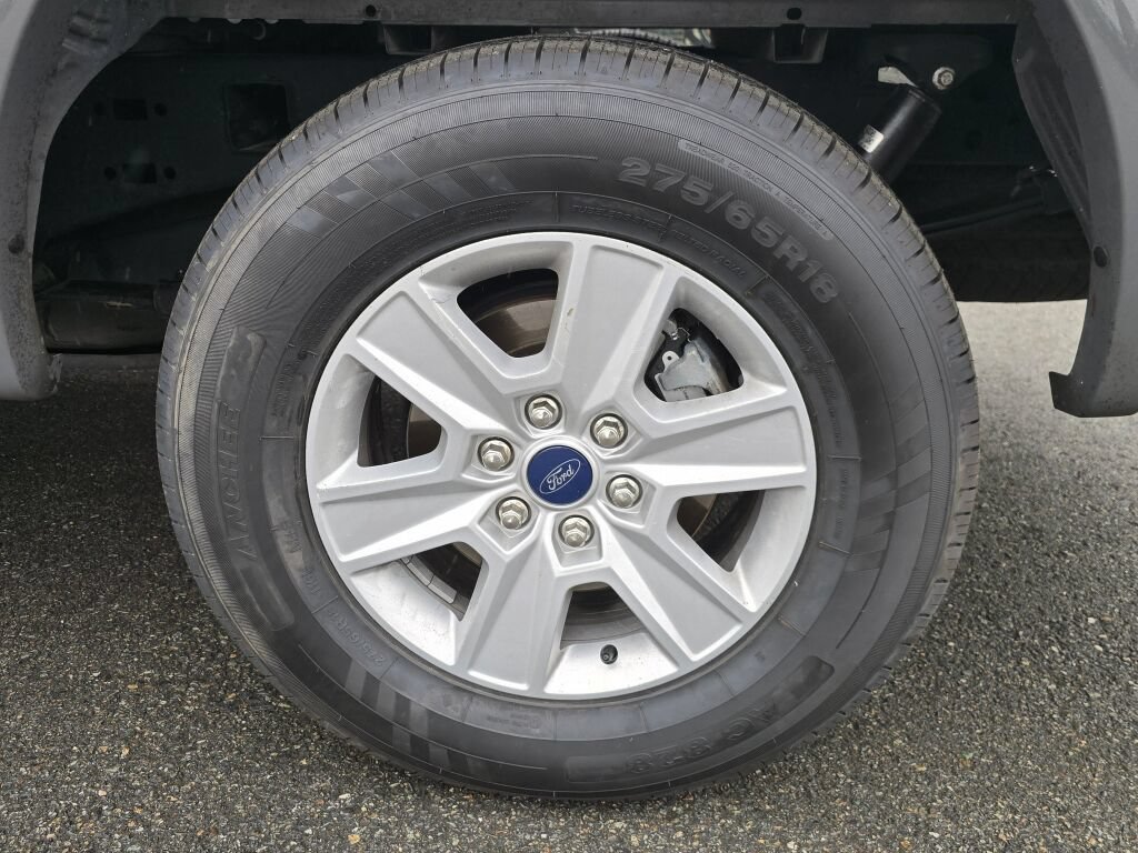 Used 2018 Ford F150 XLT w/ Equipment Group 302A Luxury AWD/4WD image 9