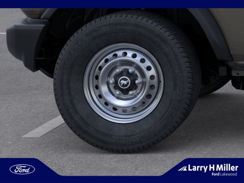 New 2025 Ford Bronco 4-Door AWD/4WD image 21