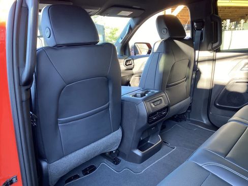 Used 2025 Chevrolet Silverado EV LT AWD/4WD image 15