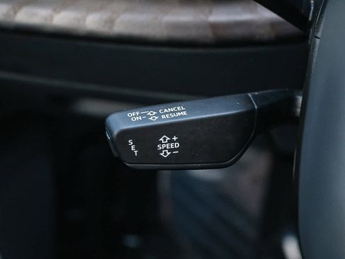 Used 2022 Audi Q8 Premium w/ Convenience Package image 34