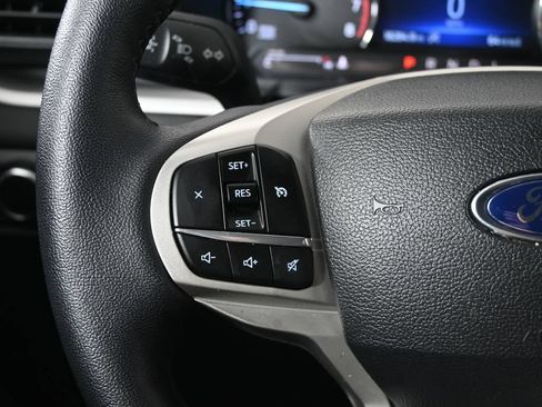 Used 2024 Ford Explorer XLT AWD/4WD image 34