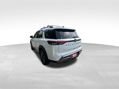 New 2026 Nissan Pathfinder Platinum AWD/4WD image 2
