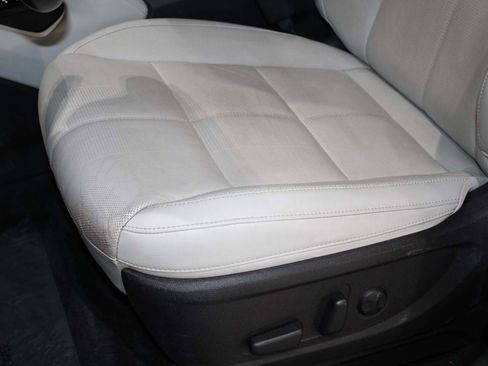 Used 2023 Kia Telluride EX image 12