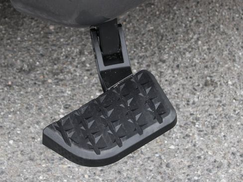 Used 2021 Nissan Titan SV w/ SV Convenience Package image 10