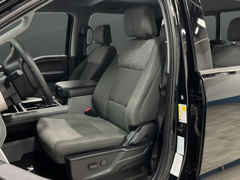Used 2025 Ford F250 XLT w/ Black Appearance Package AWD/4WD image 9