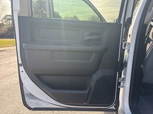 Used 2017 RAM 2500 Tradesman w/ Chrome Appearance Group AWD/4WD image 18