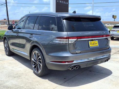 Used 2023 Lincoln Aviator Reserve w/ Equipment Group 201A RWD image 4