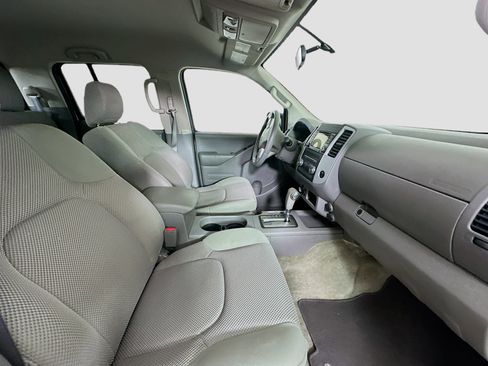 Used 2015 Nissan Frontier SV AWD/4WD image 27