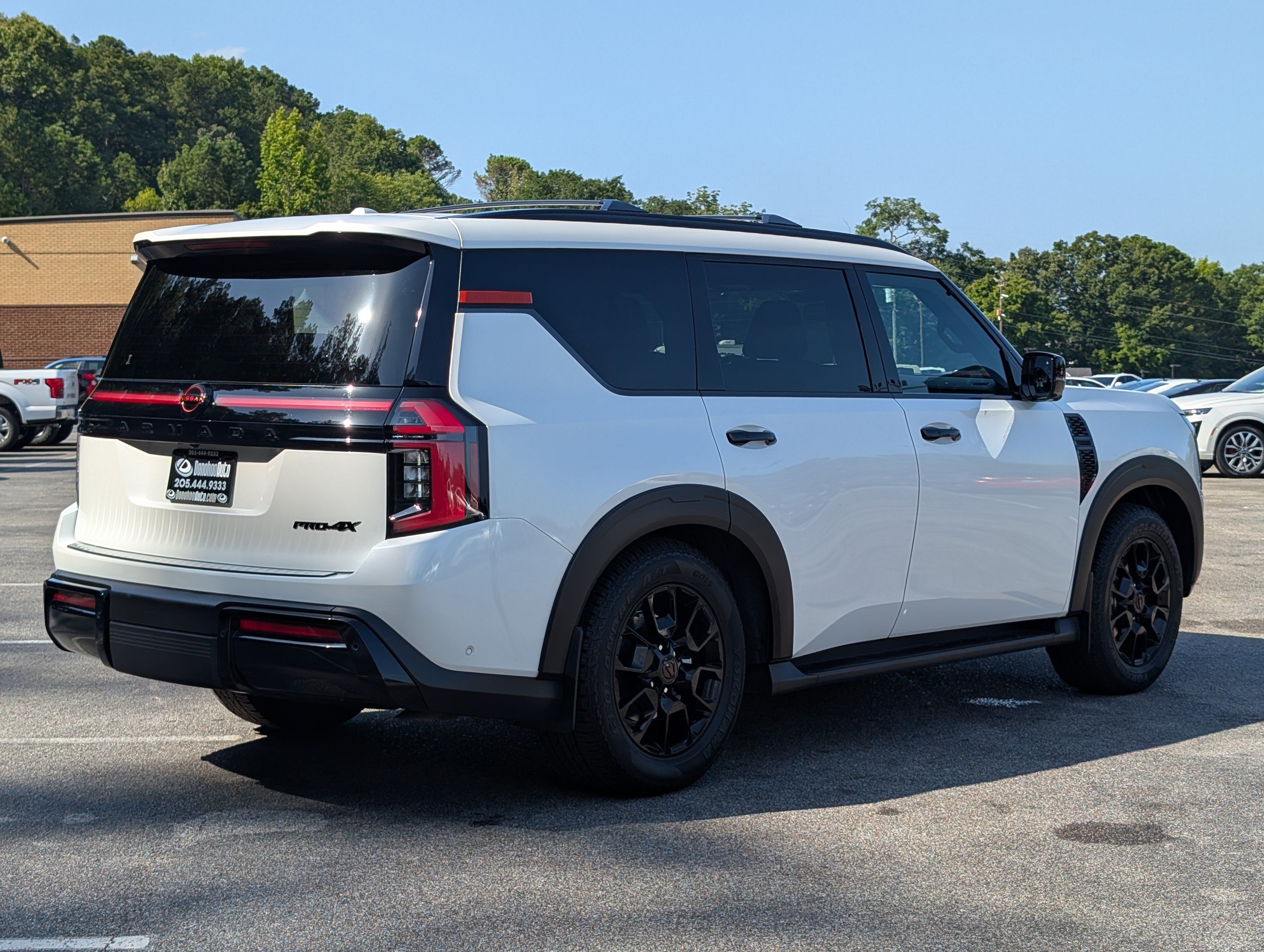 Used 2026 Nissan Armada PRO-4X w/ Captain's Chari Seat Package AWD/4WD image 9