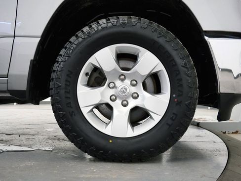 Used 2022 RAM 1500 Big Horn AWD/4WD image 36
