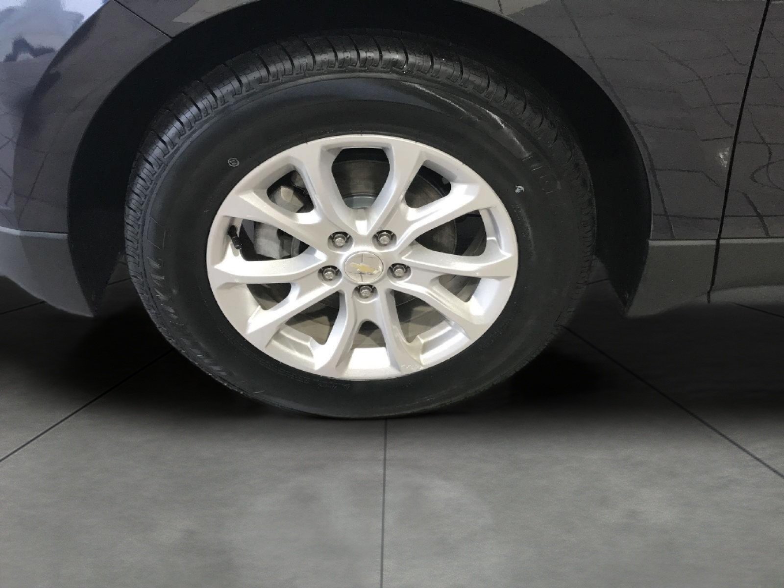 Used 2019 Chevrolet Equinox LT FWD image 3