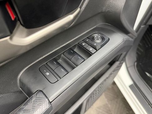 Used 2024 Toyota Tacoma TRD Off-Road AWD/4WD image 12