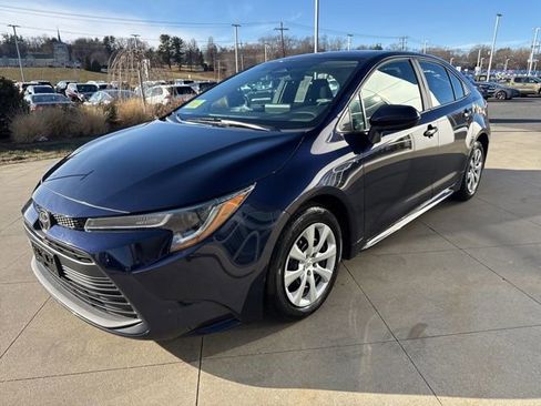 Used 2024 Toyota Corolla LE image 3