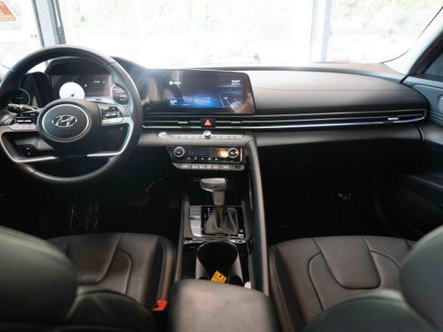 Used 2022 Hyundai Elantra Limited FWD image 20