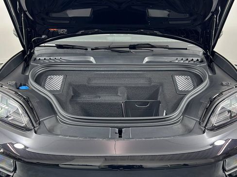 Certified 2024 Porsche Macan 4 Electric AWD/4WD image 30