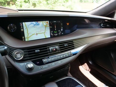 Used 2019 Lexus LS 500 w/ Luxury Package RWD image 14