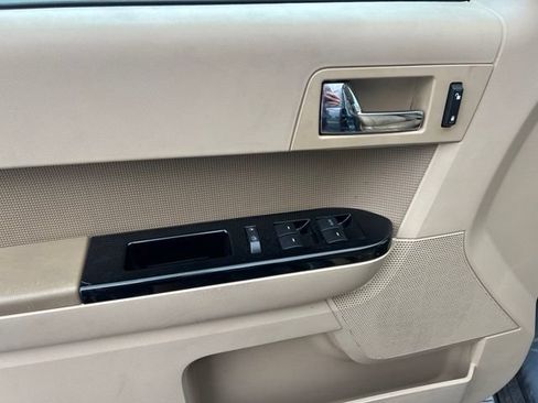 Used 2012 Ford Escape Limited FWD image 17