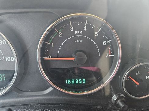 Used 2012 Jeep Wrangler Sport w/ Connectivity Group AWD/4WD image 12