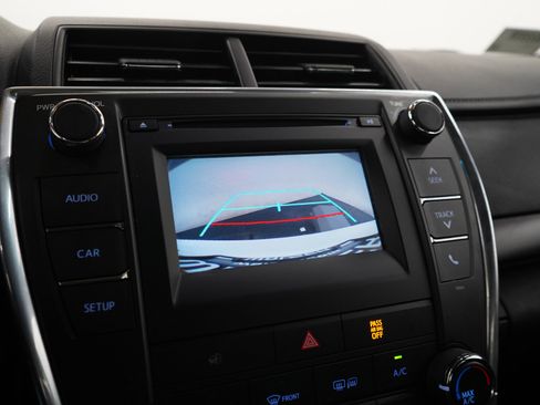 Used 2017 Toyota Camry LE FWD image 25