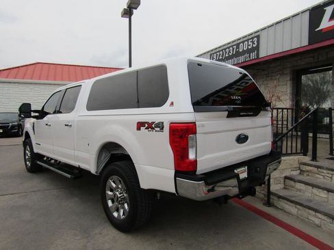 Used 2017 Ford F250 Lariat w/ Lariat Ultimate Package image 3