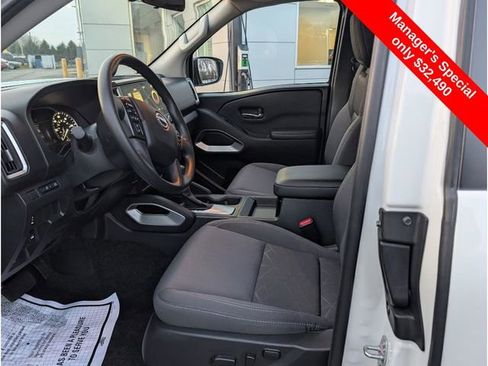 Certified 2025 Nissan Frontier SV image 14