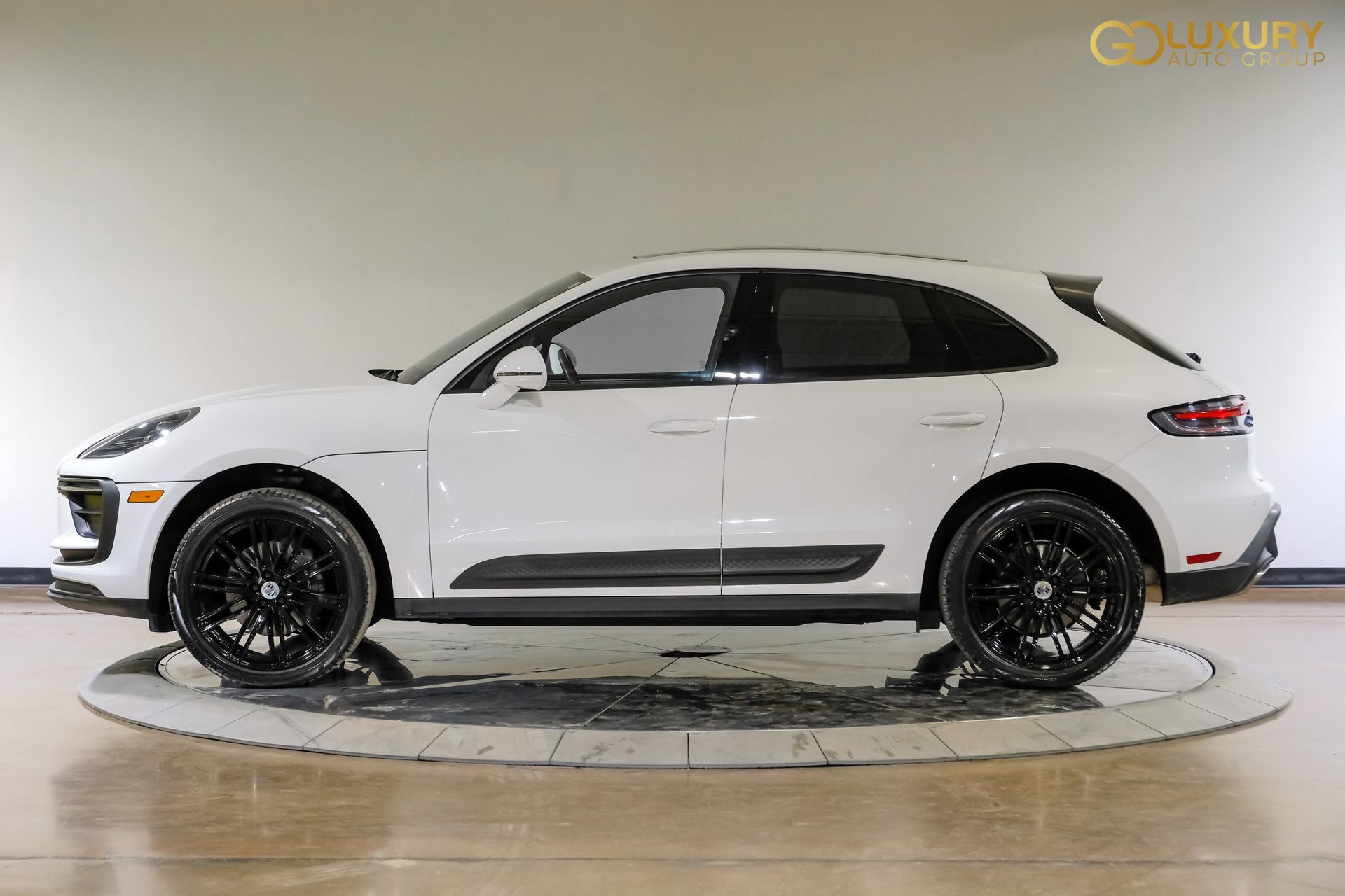 Used 2024 Porsche Macan w/ Premium Plus Package AWD/4WD image 13