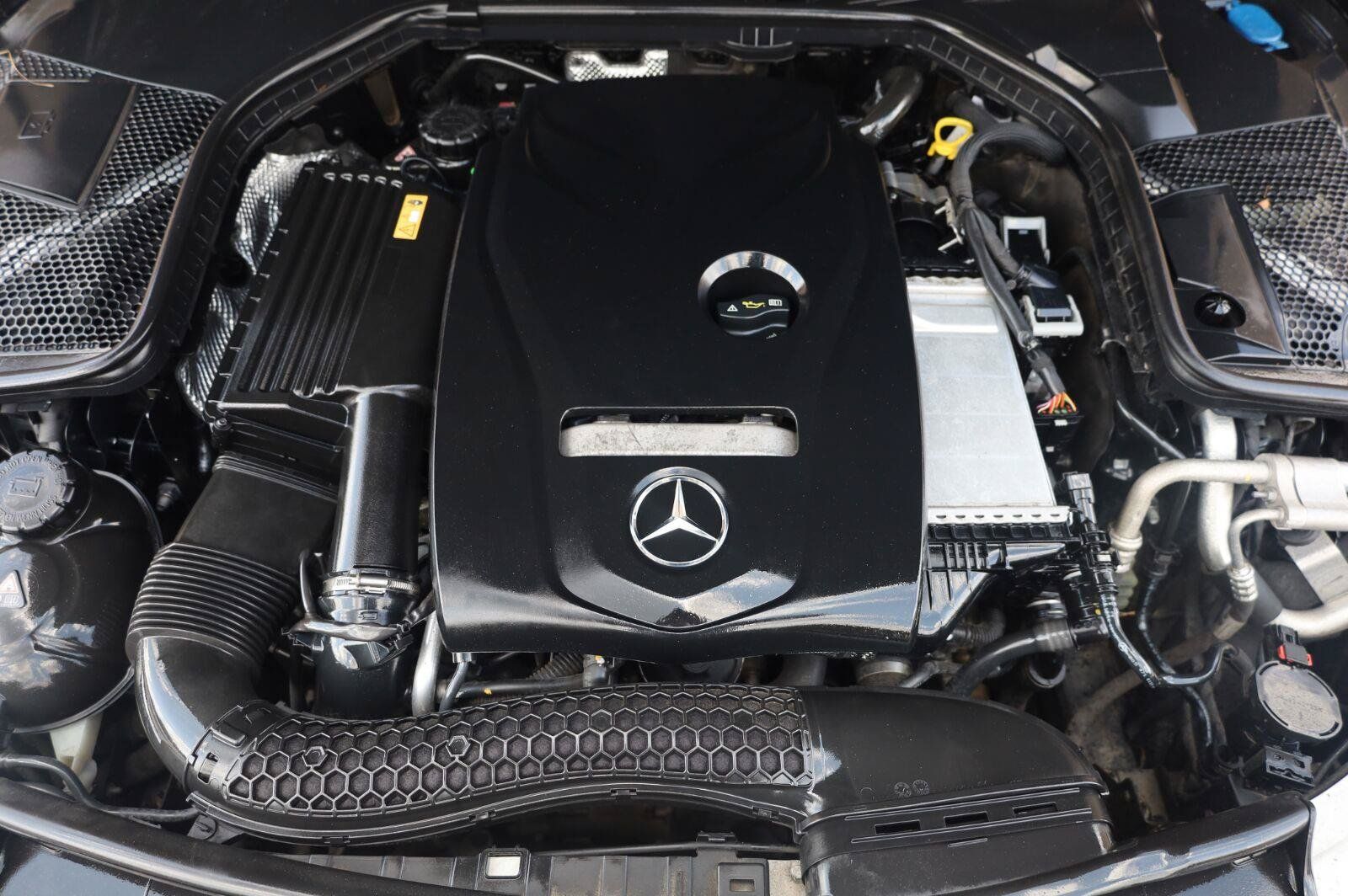 Used 2017 Mercedes-Benz C 300 4MATIC Sedan image 21