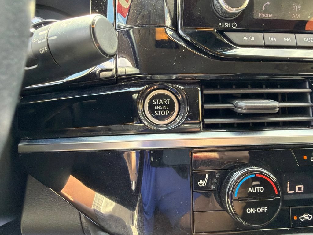 Used 2022 Nissan Pathfinder SV FWD image 16