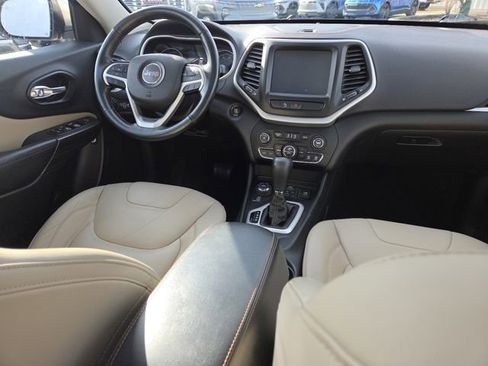 Used 2015 Jeep Cherokee Limited image 29