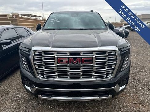 Used 2025 GMC Yukon Denali w/ Sun & Power Step Package AWD/4WD image 11