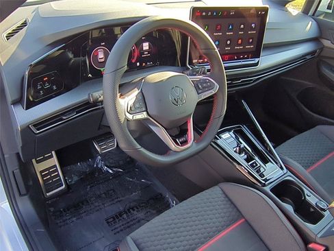 New 2026 Volkswagen Golf SE FWD image 9