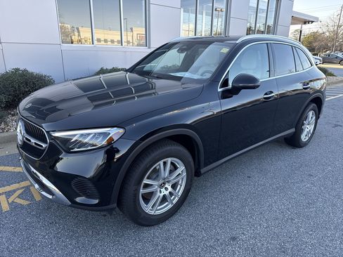 Certified 2025 Mercedes-Benz GLC 300 image 1