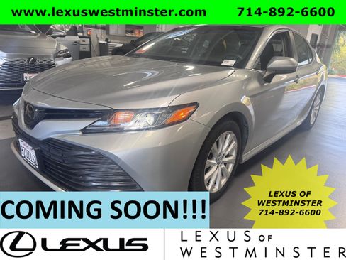 Used 2018 Toyota Camry LE FWD image 1