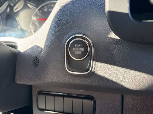 Used 2025 Mercedes-Benz Sprinter 2500 image 16