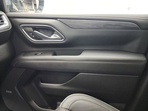 Used 2022 GMC Yukon SLT w/ SLT Premium Package image 34