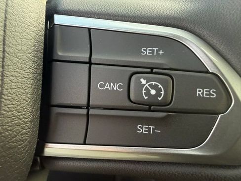 New 2026 Jeep Compass Latitude AWD/4WD image 18