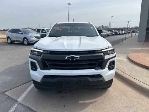 Used 2024 Chevrolet Colorado LT w/ LT Convenience Package III image 2