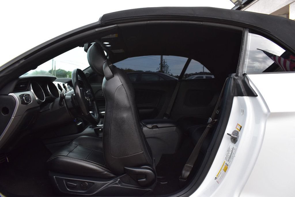 Used 2020 Ford Mustang Premium RWD image 21