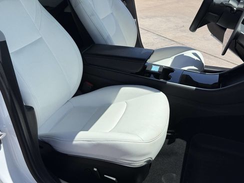 Used 2020 Tesla Model 3 Standard Range Plus RWD image 10