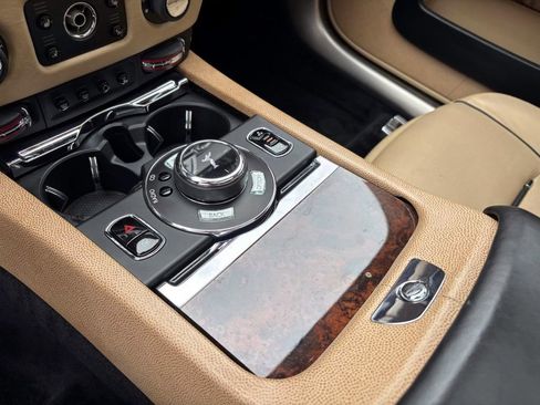 Used 2014 Rolls-Royce Wraith image 27
