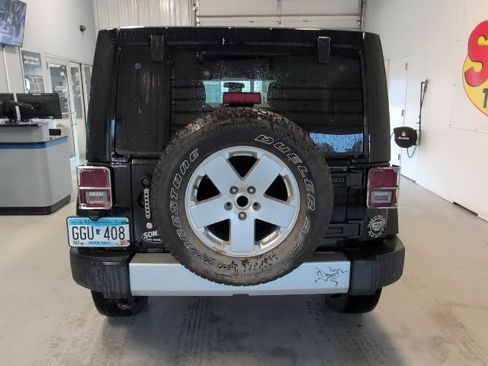 Used 2011 Jeep Wrangler Unlimited Sahara w/ Dual Top Group AWD/4WD image 4