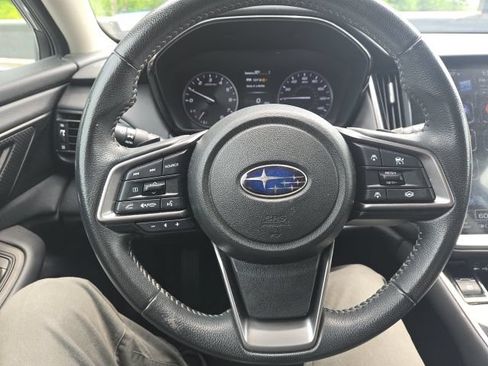 Used 2024 Subaru Outback Premium AWD/4WD image 3