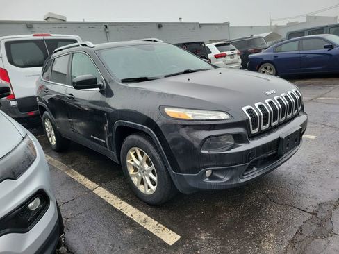Used 2014 Jeep Cherokee Latitude w/ Comfort/Convenience Group image 2