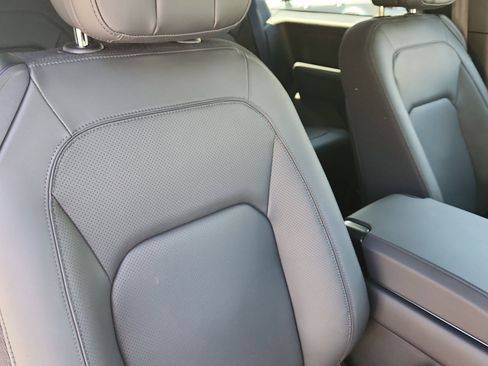 New 2025 Land Rover Defender 90 V8 image 27