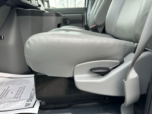 Used 2024 Ford E-350 and Econoline 350 Super Duty image 11