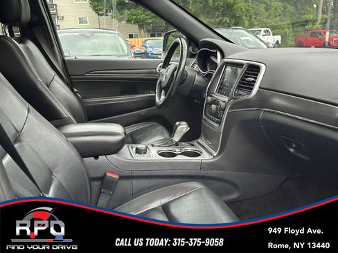 Used 2018 Jeep Grand Cherokee Limited AWD/4WD image 32